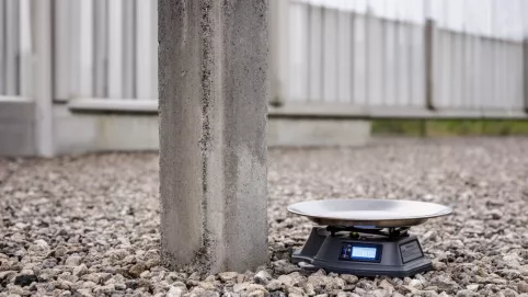 Ile waży słupek betonowy 2m