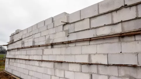 Maksymalną wysokość ściany z betonu komórkowego