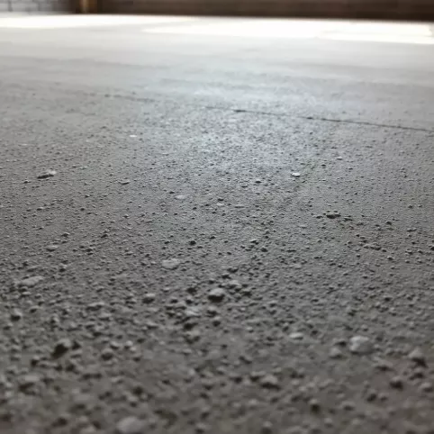 Jaki cement na posadzkę w garażu
